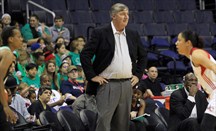 Bill Laimbeer sigue triunfando como entrenador en la WNBA