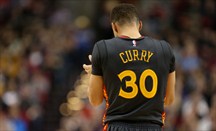 Stephen Curry anota 46 puntos, 12 triples y el tiro ganador ante OKC