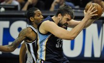 Spurs destroza a Memphis con 32 puntos de Leonard y Marc Gasol