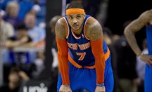 Carmelo Anthony abandona el Rockets-Knicks por problemas en la espalda
