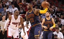 LeBron James sitúa contra las cuerdas a su ex equipo, Miami Heat