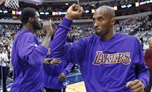 Kobe Bryant lideró el segundo triunfo en 10 partidos de los Lakers
