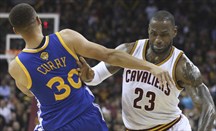 LeBron James y Stephen Curry lideran las votaciones en Este y Oeste