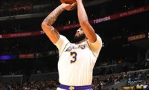 Anthony Davis puso 8 de los 20 tapones de Lakers