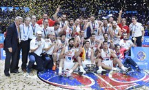 Hernangómez, con el 7 abajo, ganó el oro con España en el Eurobasket