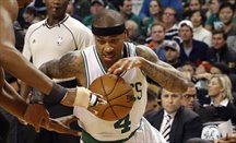Isaiah Thomas lideró el ataque de Celtics con 33 puntos