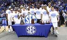 Los jugadores de Kentucky celebrando el título de la SEC