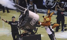 La mascota de los Spurs ha sido elegida Mascota del Año