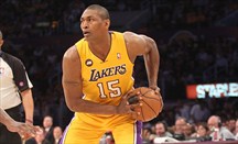 Metta World Peace opta por no moverse de los Lakers