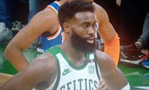 Celtics se toma la revancha ante los Knicks con triple-doble de Brown