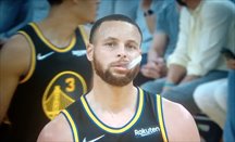 Curry anotó 18 puntos en el triunfo
