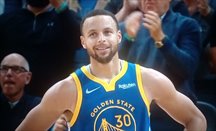 Warriors se pasea ante Pelicans con 42 puntos de Curry