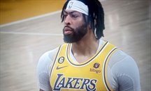 Lakers se impone a Suns con Davis, Russell y Reaves comandando el ataque