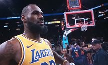 Lakers gana a Suns con gran duelo entre LeBron y Durant y regreso de Davis