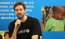 Pau Gasol habla en el acto informativo celebrado hoy en la sede de Unicef