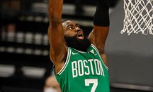 Celtics vence a los Knicks 101-99 con 32 de Brown y un decisivo Smart