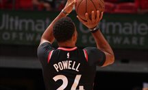 Toronto ya está en playoffs con un gran Powell en la vuelta de Ibaka