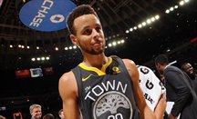 Warriors derrota a Celtics con 49 puntos de Stephen Curry