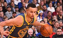 Curry ya tiene 15.010 puntos en su carrera NBA