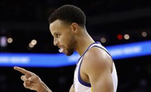 Fácil triunfo de Warriors con 36 puntos de Curry