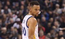 Stephen Curry anotó 29 puntos para Warriors