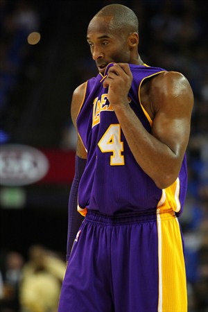 Kobe Bryant ya es el tercer máximo anotador de la historia de la NBA