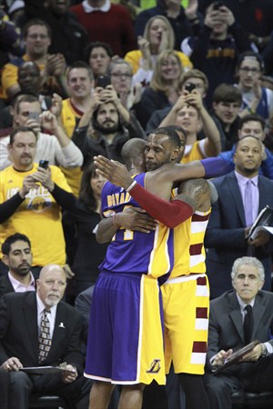 LeBron ya tiene más puntos que Kobe en las Finales de la NBA