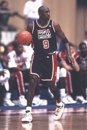 Michael Jordan jugando con Estados Unidos