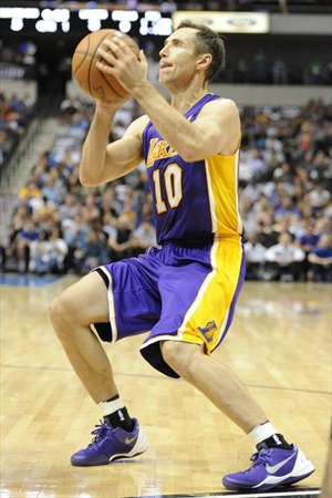 Steve Nash intentará aportar a Lakers su experiencia y calidad