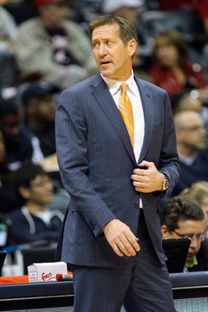 Jeff Hornacek parece tener los días contados al frente de Phoenix Suns