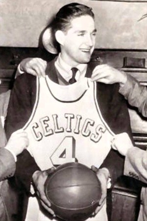 Tony Lavelli debutó en la NBA con Boston Celtics