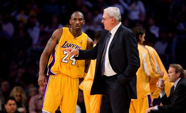 Kobe Bryant y Phil Jackson, en un partido de Lakers