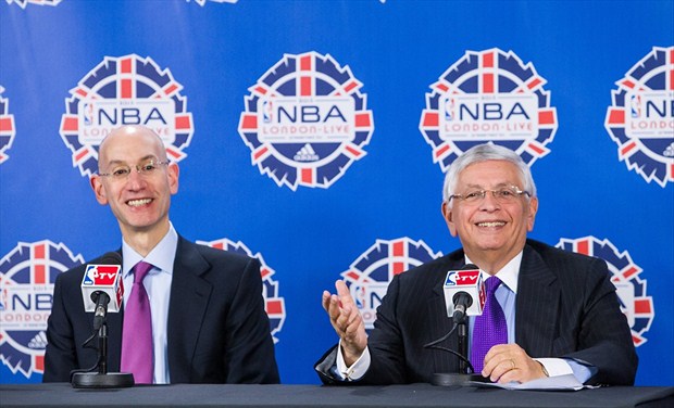 David Stern (derecha) cree que la NBA tendrá que cambiar sus horarios en el futuro