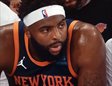 Mitchell Robinson sentado en el banquillo de los Knicks