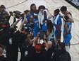 Los jugadores de Thunder celebran el triunfo ante fotógrafos y televisiones