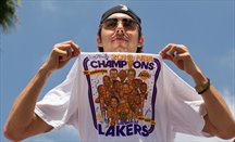 Vujacic celebra el título que ganó con Lakers en 2010