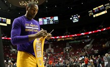 Los Lakers renuevan a Metta World Peace y fichan a Thomas Robinson
