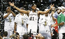 Los GMs de la NBA apuestan por los Spurs, LeBron James y Jabari Parker