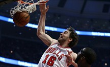 Pau Gasol y Mirotic anotan 17 puntos y Calderón 18 en el Bulls-Knicks