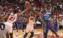 Whiteside y Deng fueron los mejores de Miami Heat