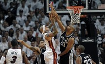 Tim Duncan supera a David Robinson como líder histórico de Spurs en tapones