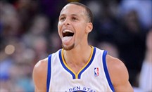 Stephen Curry manda en el triunfo de Warriors con 40 puntos y 8 triples