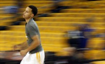 Los Warriors de Curry juegan a otra velocidad y ya suman un histórico 48-4