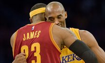 LeBron James pasa a Kobe Bryant en la lista de anotadores de playoffs