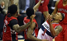 Los Wizards sellan su pase ante Toronto con una victoria aplastante