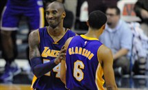 Kobe Bryant se despidió del Garden y Jordan Clarkson lideró a los Lakers