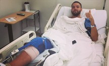 Chandler Parsons posa tras salir del quirófano una vez intervenido de la rodilla derecha