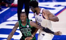 Terry Rozier ante Joel Embiid