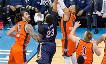 Triple-doble de Westbrook y 37 puntos de Davis en el Thunder-Pelicans