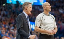 El entrenador de Warriors, Steve Kerr, fue expulsado